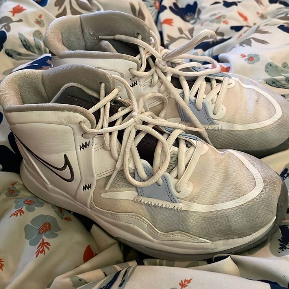 kyrie infinity blue gray
